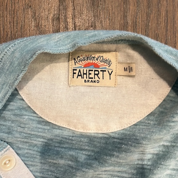 Men’s Faherty Henley T-shirt - Picture 2 of 2